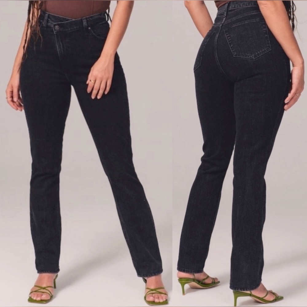 A&F 90’s Slim Straight Ultra High Rise 25 Regular Asymmetrical Criss Cro…